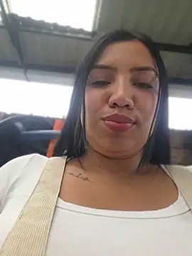 Snapshot of Lunaira_Deep chatting on July 18, 2026, 9:34 pm Lunaira Deep online show from July 18, 2026, 9:34 pm