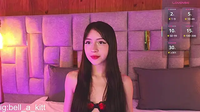 Snapshot of bella_kittyy_ chatting on November 26, 2025, 5:18 am bella kittyy online show from November 26, 2025, 5:18 am