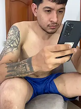 Snapshot of Rivera13xxx chatting on April 8, 2026, 5:20 am Rivera13xxx online show from April 8, 2026, 5:20 am