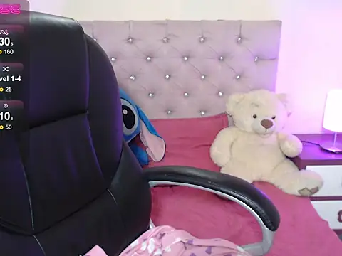 Snapshot of gabyy_cute_ chatting on October 24, 2025, 4:00 am gabyy cute  online show from October 24, 2025, 4:00 am