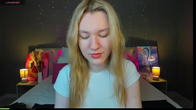 Snapshot of LinaRayy chatting on October 21, 2025, 9:30 am LinaRayy online show from October 21, 2025, 9:30 am