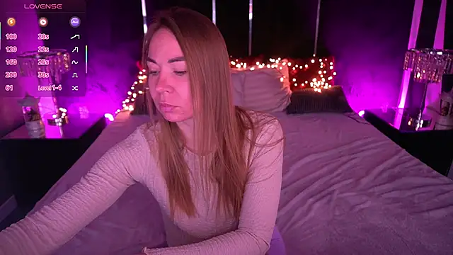 Snapshot of VixenMuse chatting on February 24, 2026, 9:15 pm VixenMuse online show from February 24, 2026, 9:15 pm