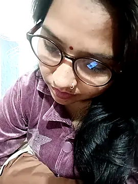 Snapshot of Vanshika1432 chatting on November 22, 2025, 1:04 am Vanshika1432 online show from November 22, 2025, 1:04 am