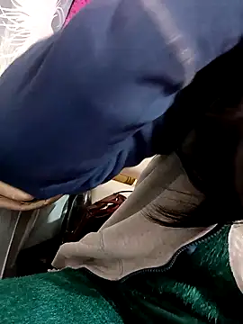 Snapshot of Vanshika1432 chatting on December 4, 2025, 7:40 am Vanshika1432 online show from December 4, 2025, 7:40 am