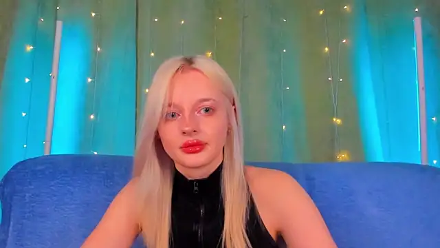 Snapshot of AlessaKiss chatting on June 4, 2026, 2:38 am AlessaKiss online show from June 4, 2026, 2:38 am