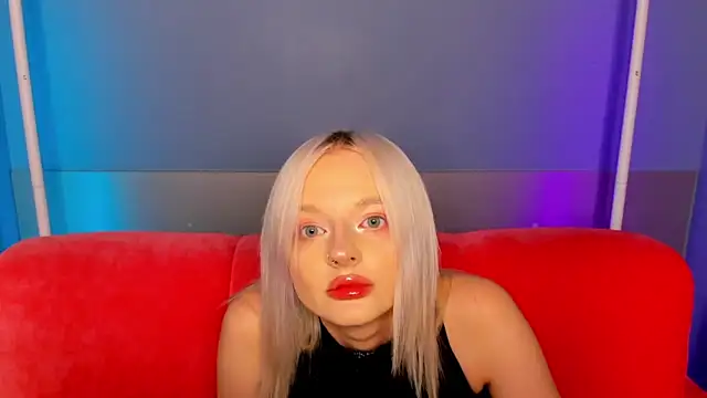 Snapshot of AlessaKiss chatting on June 19, 2026, 1:44 am AlessaKiss online show from June 19, 2026, 1:44 am