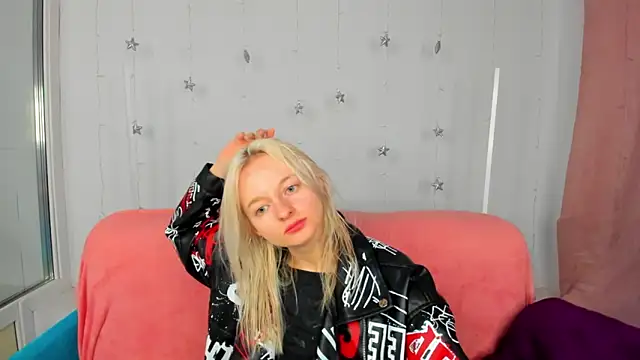 Snapshot of AlessaKiss chatting on May 29, 2026, 1:44 am AlessaKiss online show from May 29, 2026, 1:44 am