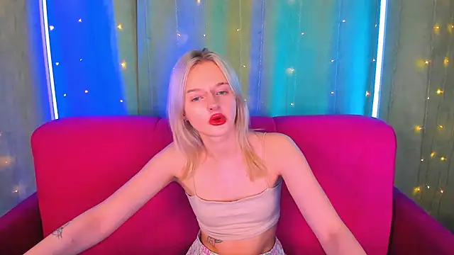 Snapshot of AlessaKiss chatting on March 8, 2026, 2:15 am AlessaKiss online show from March 8, 2026, 2:15 am