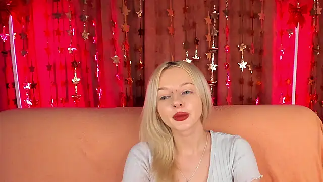 Snapshot of AlessaKiss chatting on February 15, 2026, 1:39 am AlessaKiss online show from February 15, 2026, 1:39 am