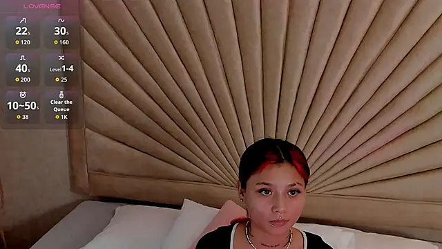 Emma duff online show from December 15, 2025, 8:14 pm