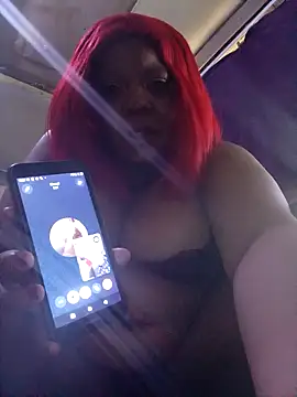 Snapshot of boobsqueenxo chatting on October 18, 2025, 10:39 am boobsqueenxo online show from October 18, 2025, 10:39 am