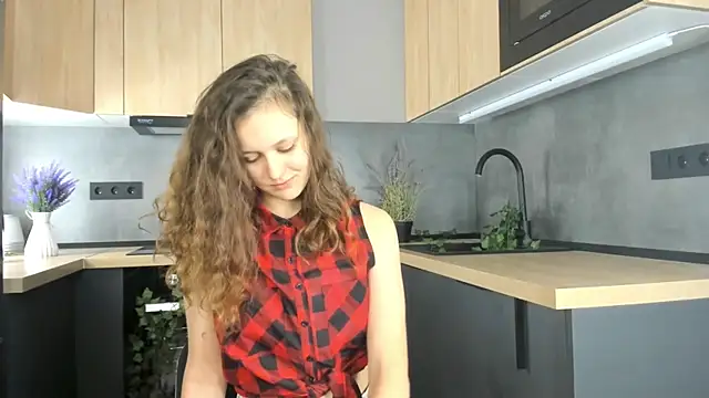 Snapshot of FoxFever chatting on November 29, 2025, 6:46 am FoxFever online show from November 29, 2025, 6:46 am