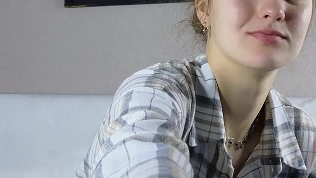 Snapshot of FoxFever chatting on November 7, 2025, 6:40 am FoxFever online show from November 7, 2025, 6:40 am