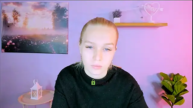 Snapshot of megan_cold chatting on November 2, 2025, 10:09 am megan cold online show from November 2, 2025, 10:09 am