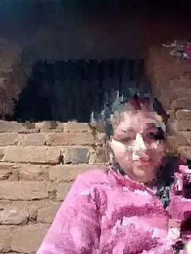 Snapshot of M-MAYA chatting on December 17, 2025, 5:29 pm M-MAYA online show from December 17, 2025, 5:29 pm