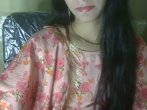 Snapshot of Shezi_N chatting on November 25, 2025, 12:49 pm Shezi N online show from November 25, 2025, 12:49 pm