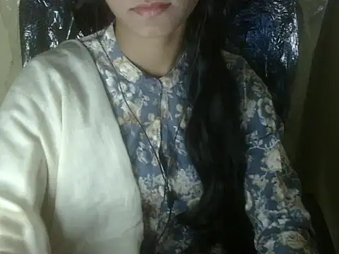 Snapshot of Shezi_N chatting on November 22, 2025, 2:38 pm Shezi N online show from November 22, 2025, 2:38 pm