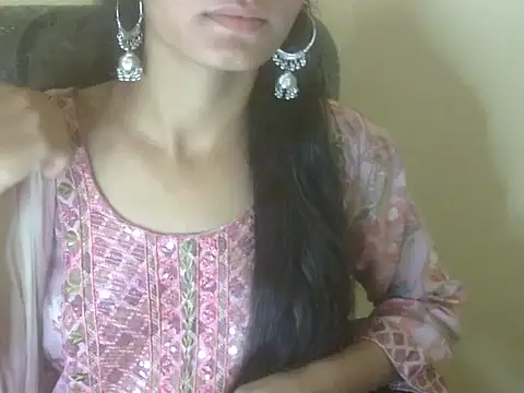 Snapshot of Shezi_N chatting on October 22, 2025, 2:22 am Shezi N online show from October 22, 2025, 2:22 am