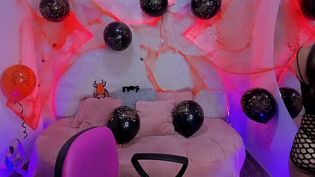 valentina clk online show from October 31, 2025, 1:30 pm