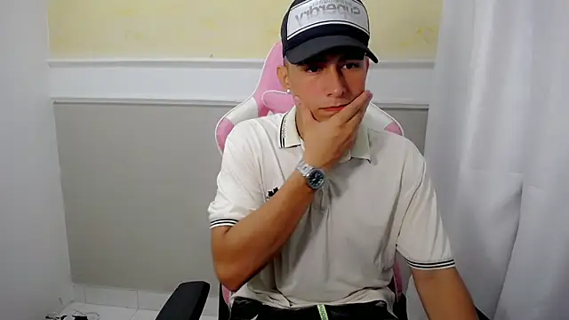 Snapshot of Danny_dry chatting on October 21, 2025, 1:21 pm Danny dry online show from October 21, 2025, 1:21 pm