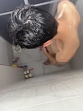 leozin01 online show from October 29, 2025, 12:26 pm