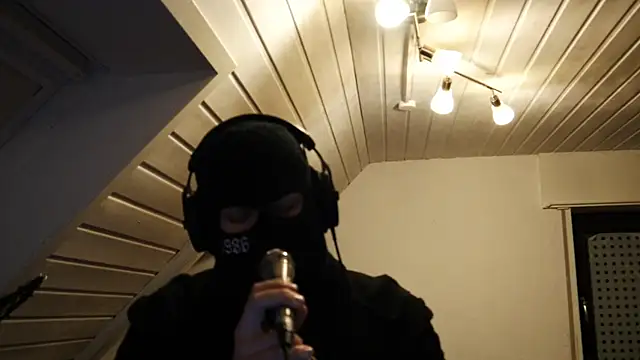 Snapshot of Symph0ny_0f_Gh0sts chatting on November 9, 2025, 7:51 pm Symph0ny 0f Gh0sts online show from November 9, 2025, 7:51 pm