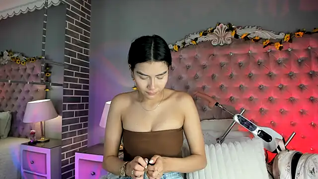TanyaBello online show from June 12, 2026, 4:10 am