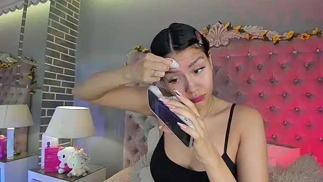 TanyaBello online show from August 5, 2026, 4:39 am