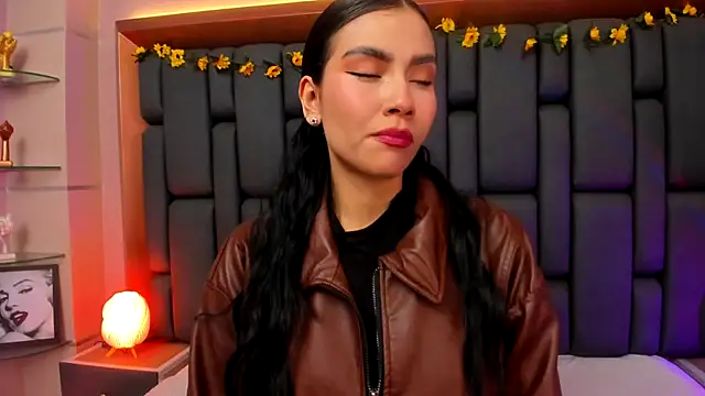 Snapshot of TanyaBello chatting on November 22, 2025, 1:43 pm TanyaBello online show from November 22, 2025, 1:43 pm