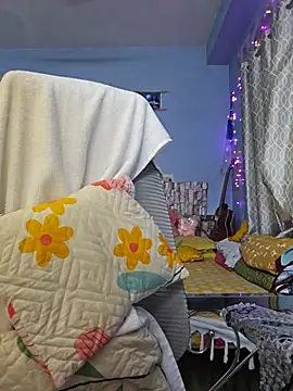 Snapshot of Desi_Maya69 chatting on August 4, 2026, 4:17 am Desi Maya69 online show from August 4, 2026, 4:17 am