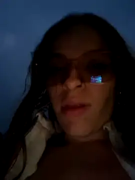 Snapshot of bambiluly chatting on December 15, 2025, 11:20 pm bambiluly online show from December 15, 2025, 11:20 pm