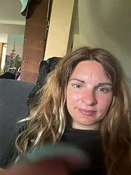 Snapshot of kinkysarahx chatting on June 21, 2026, 10:21 am kinkysarahx online show from June 21, 2026, 10:21 am