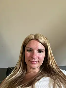 Snapshot of kinkysarahx chatting on July 28, 2026, 12:12 pm kinkysarahx online show from July 28, 2026, 12:12 pm