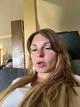 Snapshot of kinkysarahx chatting on May 25, 2026, 2:05 pm kinkysarahx online show from May 25, 2026, 2:05 pm