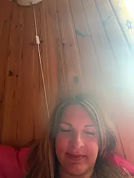 Snapshot of kinkysarahx chatting on July 19, 2026, 8:45 am kinkysarahx online show from July 19, 2026, 8:45 am