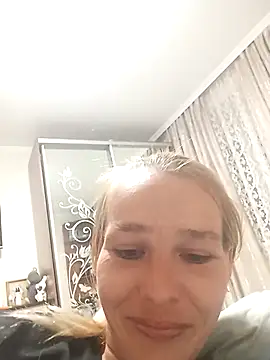 Snapshot of Coare_Cindy chatting on June 10, 2026, 7:04 pm Coare Cindy online show from June 10, 2026, 7:04 pm