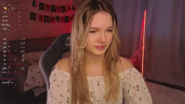 EvelynSin online show from October 31, 2025, 10:34 am