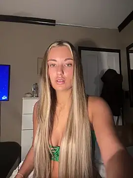 Snapshot of LaceyMilliexoxo chatting on November 27, 2025, 9:54 am LaceyMilliexoxo online show from November 27, 2025, 9:54 am