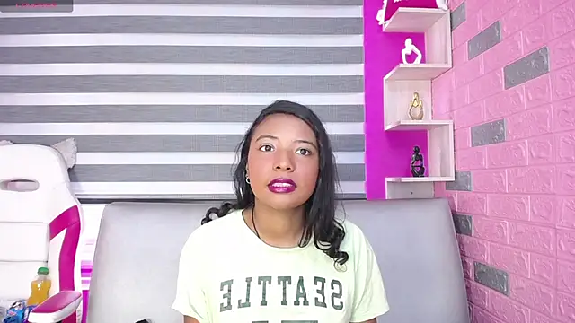 Snapshot of Zoe_Rider chatting on November 30, 2025, 12:39 pm Zoe Rider online show from November 30, 2025, 12:39 pm