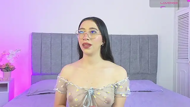 Snapshot of GabbieHill chatting on October 27, 2025, 7:37 pm GabbieHill online show from October 27, 2025, 7:37 pm