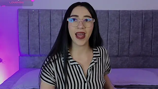 Snapshot of GabbieHill chatting on November 3, 2025, 8:12 pm GabbieHill online show from November 3, 2025, 8:12 pm