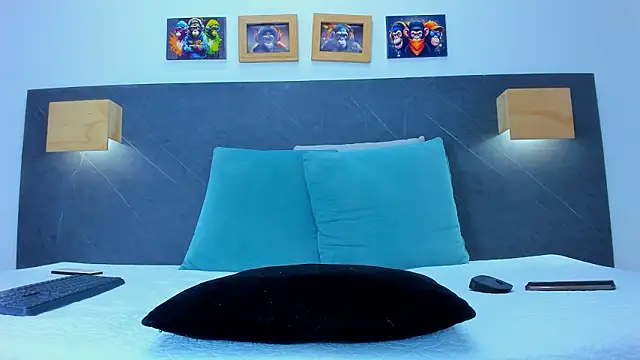 iamdoll online show from March 12, 2026, 8:24 pm