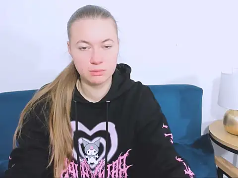 LeaNaughty online show from December 19, 2025, 7:33 am