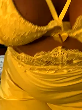 Snapshot of NatashaAzura chatting on October 16, 2025, 11:24 pm NatashaAzura online show from October 16, 2025, 11:24 pm