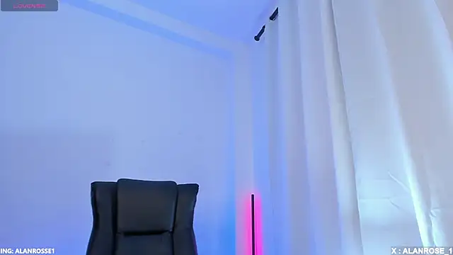 Snapshot of AlanRose01 chatting on November 9, 2025, 2:43 pm AlanRose01 online show from November 9, 2025, 2:43 pm