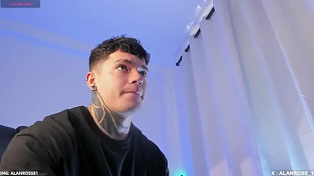 Snapshot of AlanRose01 chatting on November 26, 2025, 2:28 pm AlanRose01 online show from November 26, 2025, 2:28 pm