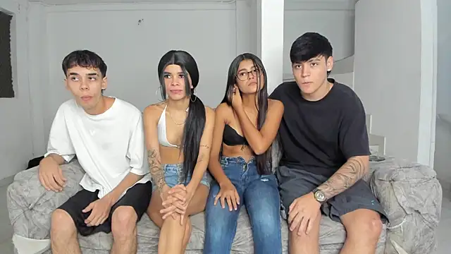 Snapshot of HottWett chatting on October 29, 2025, 7:02 pm HottWett online show from October 29, 2025, 7:02 pm