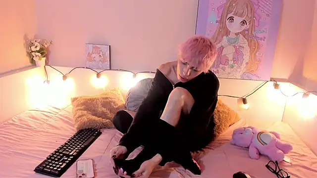 Snapshot of Strawberry_Kitty_ chatting on October 18, 2025, 4:36 am Strawberry Kitty online show from October 18, 2025, 4:36 am