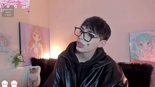 Snapshot of Strawberry_Kitty_ chatting on March 22, 2026, 4:16 am Strawberry Kitty online show from March 22, 2026, 4:16 am