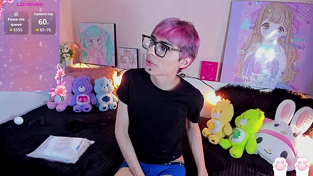 Snapshot of Strawberry_Kitty_ chatting on November 28, 2025, 4:12 am Strawberry Kitty online show from November 28, 2025, 4:12 am